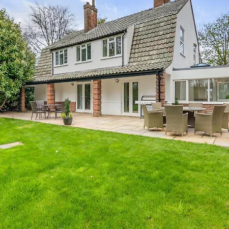 Coastal 6-Bed With Hot Tub Villa Cromer Exterior photo