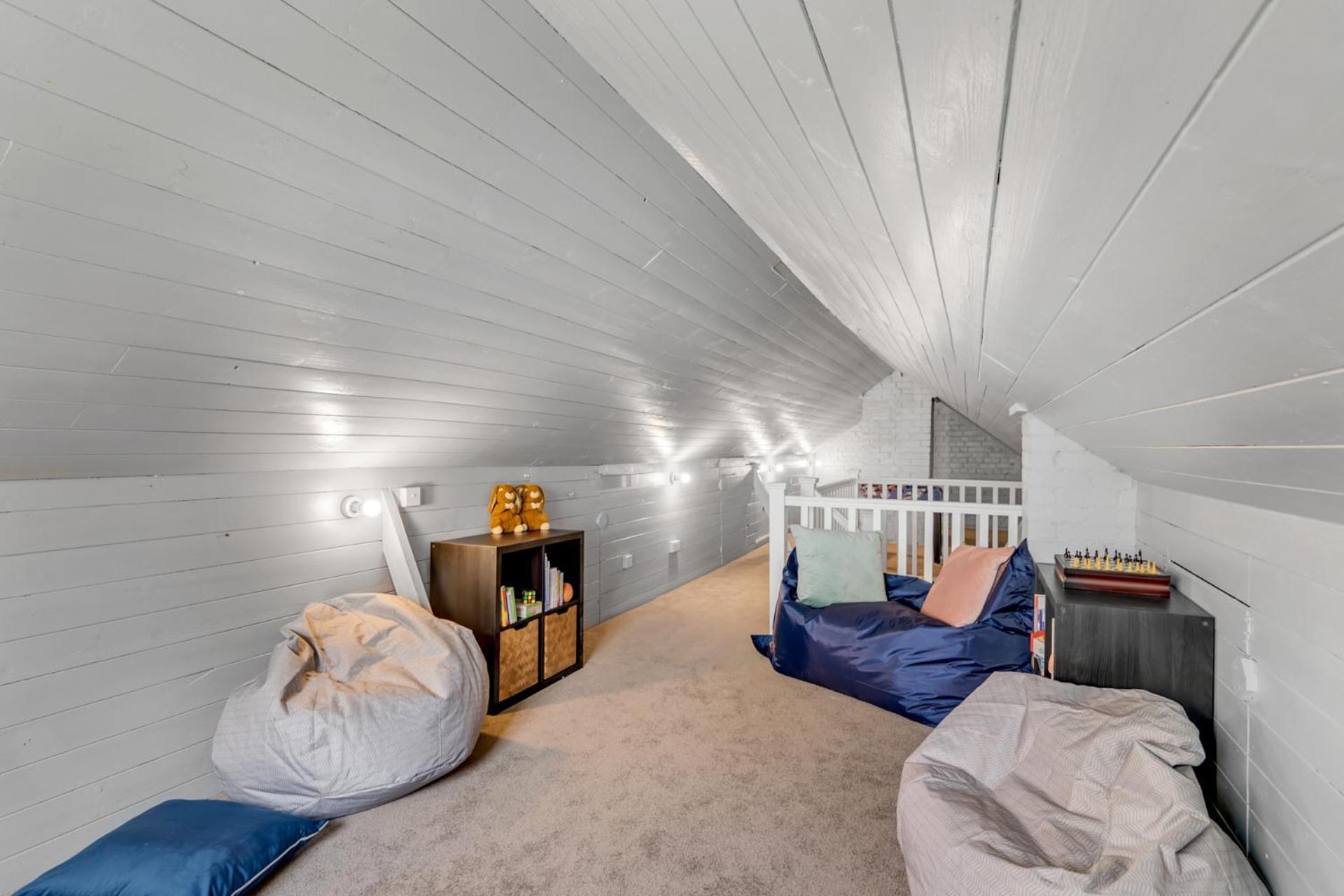 Coastal 6-bed With Hot Tub *