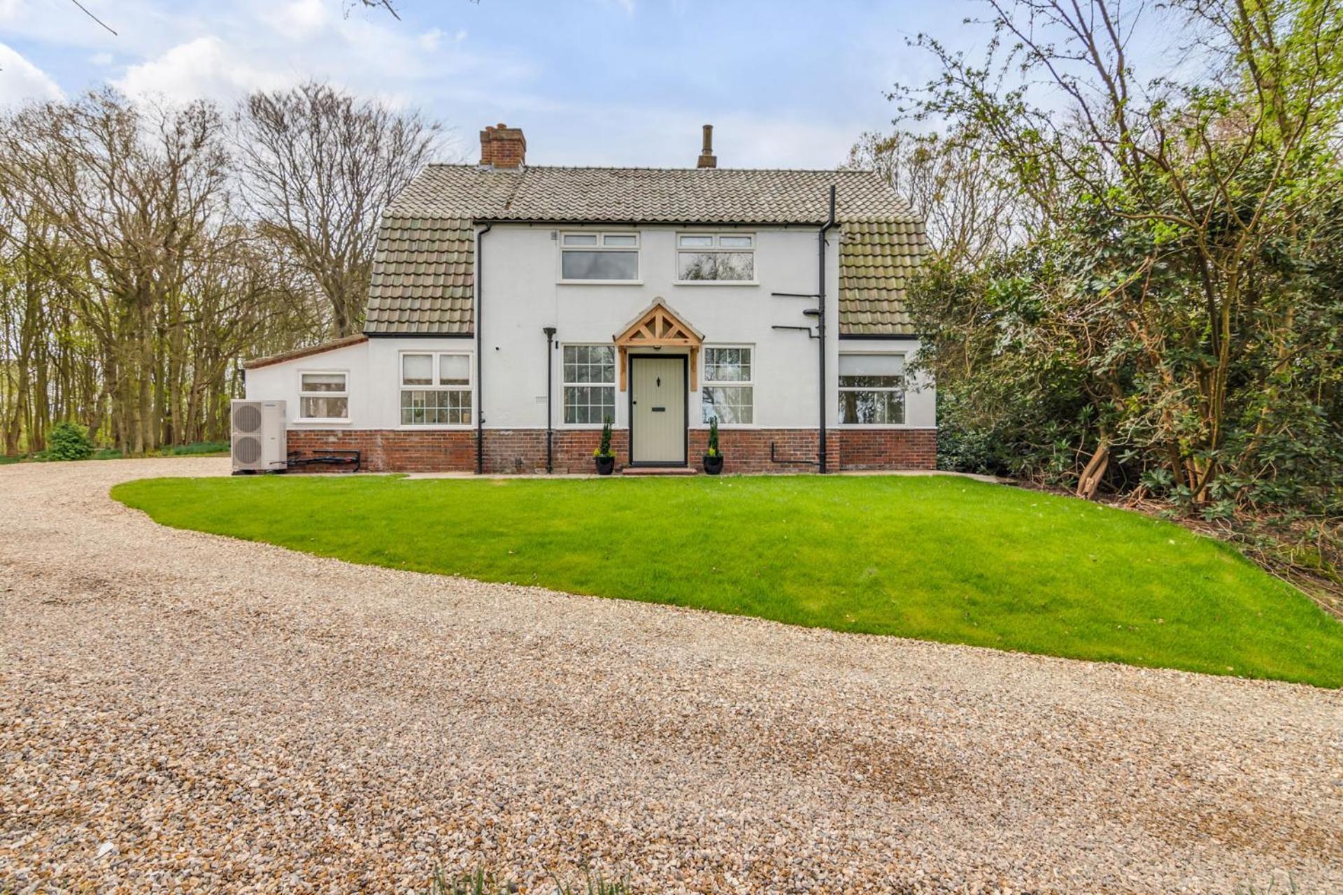 Coastal 6-bed With Hot Tub Cromer