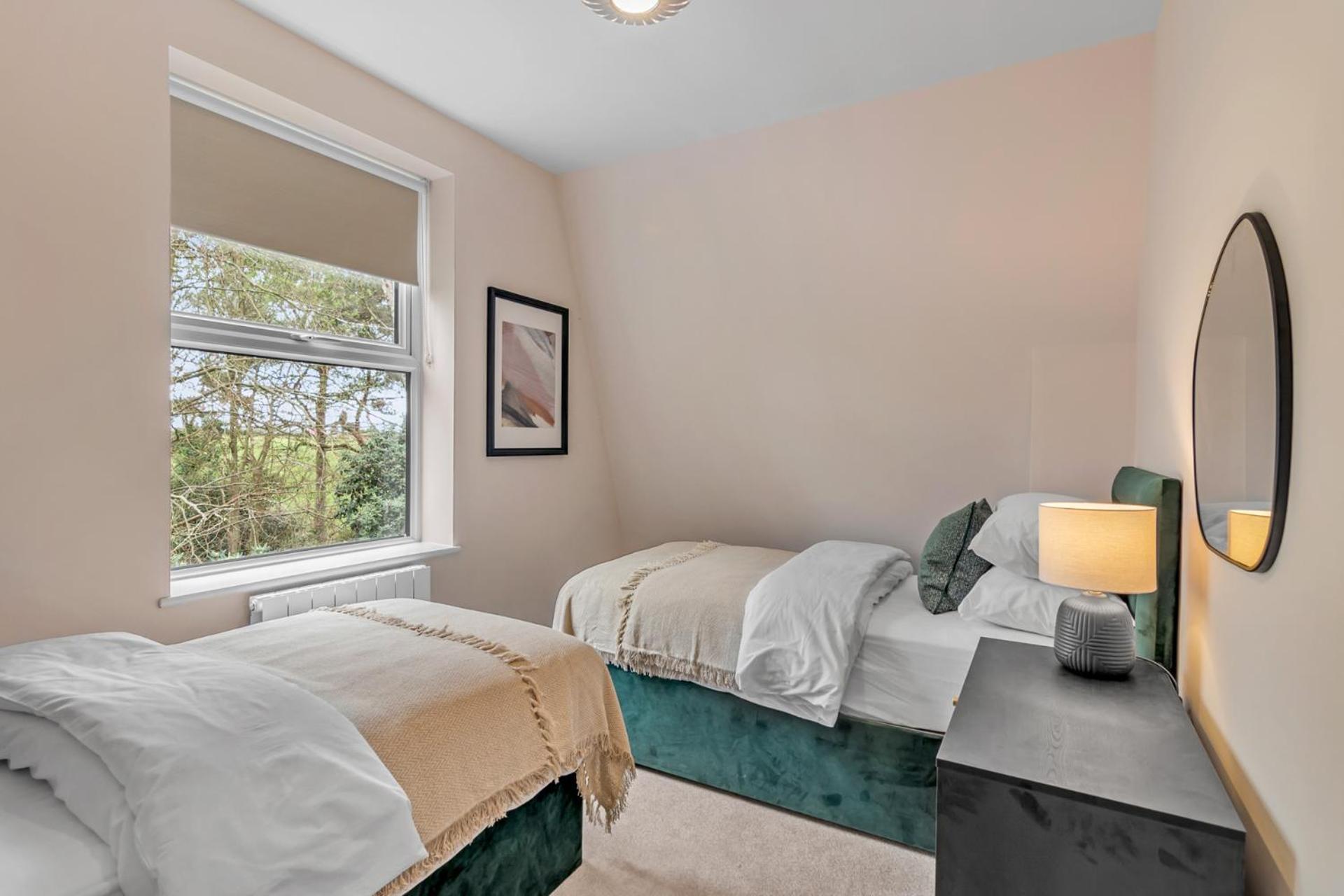 Holiday home Coastal 6-bed With Hot Tub